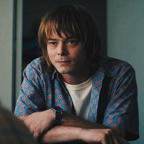 Jonathan Byers anime boy hairstyle ideas #zicxa-photos #zicxa #images #background #wallpaper #freepik #shutterstock #VN #videos #zicxa-videos Stranger Things Jonathan, Charlie Heaton, Jonathan Byers, John Boy, Stranger Things Quote, The New Mutants, Anime Boy Hair, Stranger Things 4, Stranger Things Characters