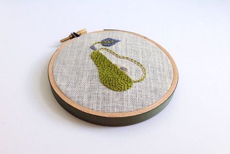 Embroidery by mlmxoxo. Pear. Leaves. housewarming gift. Hand Embroidery Vegetables, Embroidered Blueberries, Pear Embroidery, Lime Embroidery, Embroidery Fruits And Vegetables, Pear Drawing, Embroidery Fruit, Embroidered Fruit, Learn To Embroider