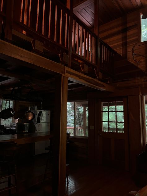 Scary Cabin Aesthetic, Cozy Cabin In The Woods Aesthetic, Horror Cabin Aesthetic, Cabin Interiors Aesthetic, Aesthetic Cabin House, Wooden Cabin Aesthetic, Cabin Inside Aesthetic, Dream House Cabin, Oregon Cabin Aesthetic