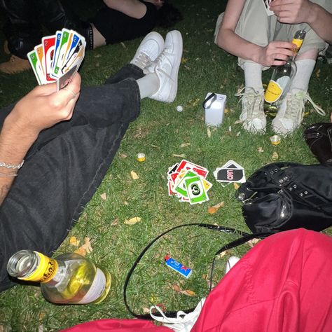 friends besties night walk hangout uno games Friend Group Hang Out Ideas, Late Night Hangout With Friends, Aesthetic Friend Hangout Ideas, Friends Hangout Ideas, Teens Hanging Out Aesthetic, Night Hangout, Bestie Hangout, Friend Hangout, Friends Having Fun Aesthetic Night