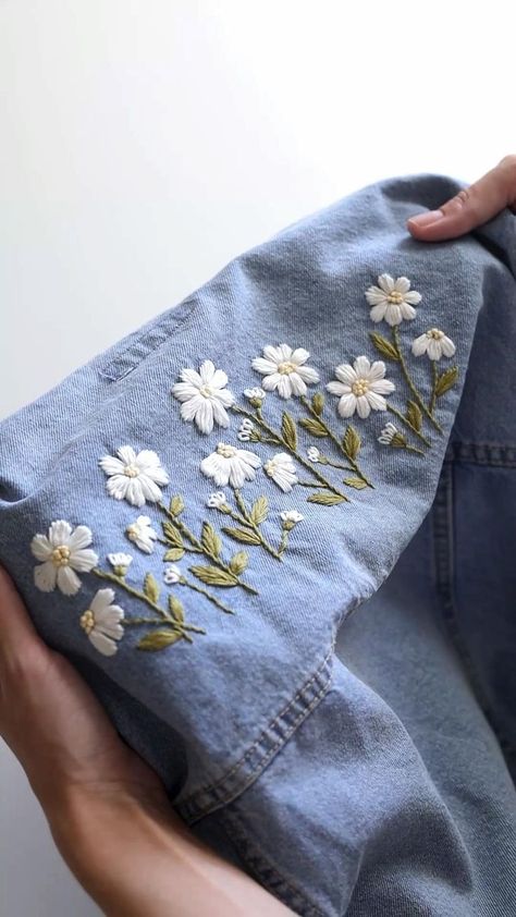 Pin on e m b r o i d e r y Embroidery Jeans Diy, Embroidery Video, Clothing Embroidery, Free Embroidery Patterns, Clothes Embroidery Diy, Back Embroidery, Denim Embroidery, Diy Embroidery Designs, Hand Embroidery Videos