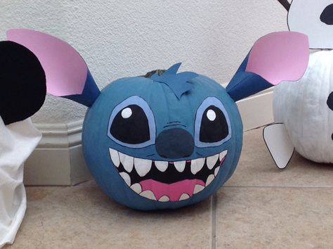 Lilo And Stitch Pumpkins, Painted Pumpkins Stitch, Pumpkin Decorating Character Ideas, Stitch Carved Pumpkin, Character Pumpkins Painted, Stitch Pumpkin Ideas, Pumpkin Decorating Ideas Disney, Stitch Pumpkin Painting Ideas, Pumpkin Painting Ideas Stitch