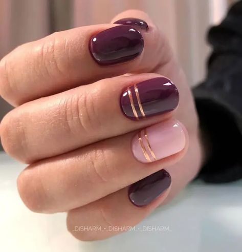 Plum Gel Nail Designs, Plum Nail Color Design, Gel Manicure Short Nails Fall, Simple Ring Finger Nail Design, Almond Shape Fall Nails 2024, Early Fall Gel Nails, Early Fall Nails Short, Fall Dip Manicure, Fall Nails Designs Short