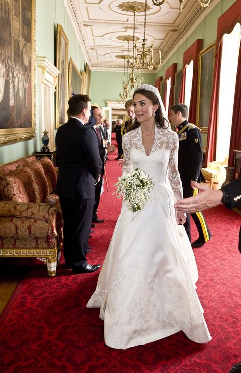 Vestidos Kate Middleton, Vévodkyně Kate, Kate Middleton Wedding Dress, Principe William Y Kate, Düşes Kate, Middleton Wedding, Kate Middleton Wedding, Prins William, Middleton Style