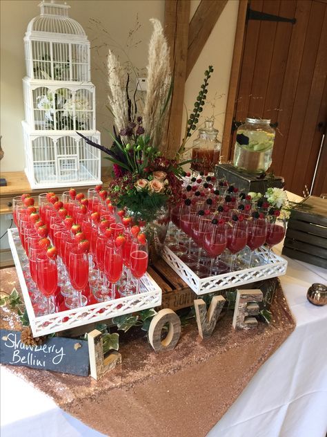 Party Drinks Table Setup, Cocktail Table Party Drink Stations, Drink Buffet Beverage Stations, Drink Table Ideas Beverage Stations Birthday Parties, Drink Station Ideas Party Indoors, Welcome Drinks Table Ideas, Drink Serving Ideas, Business Anniversary Party Ideas, Drink Table Party