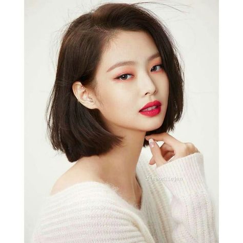 Jennie Short Hair, Kpop Short Hair, Korean Short Hair, Jennie Edit, Short Bangs, Ribbon Hairstyle, Jennie Kim Blackpink, Scene Hair, Girl Short Hair