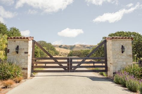 Holman Ranch Vineyards & Winery Ranch Entrance Ideas, Ranch Entrance, Entrance Gates Driveway, Farm Entrance, Ranch Gates, Driveway Entrance, Farm Gate, Entrance Gate, Entrance Gates Design