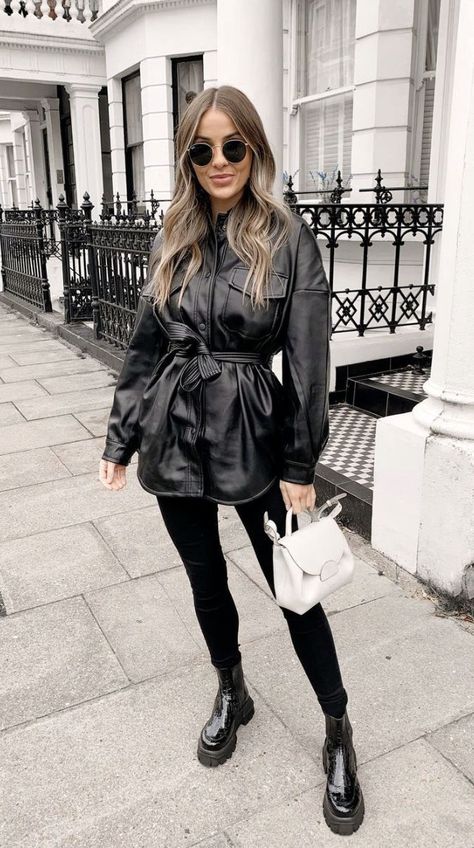 d82118376df344b0010f53909b961db3desc34439029ri Leather Shirt Outfit, Nadia Anya, Cold Fashion, Leather Shirt, Casual Winter Outfits, Mode Inspiration, Winter Fashion Outfits, Looks Vintage, Outfits Casuales