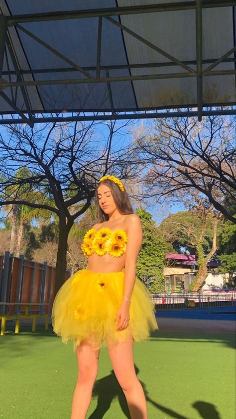 Sunflower Rave Outfit, Sunflower Halloween Costume, Sunflower Costume, Sunflower Halloween, Nocturnal Wonderland, Sunflower Outfit, Mom Halloween Costumes, Birthday Dress 21st, Flower Costume