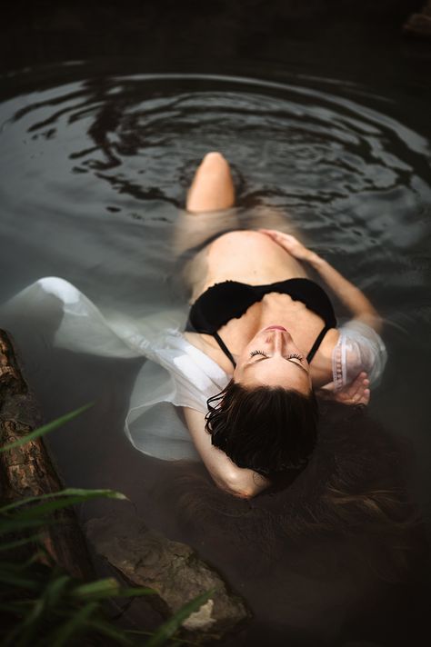 water maternity session glenwood springs Maternity Session In Water, Outdoor Water Maternity Photos, Floating Maternity Shoot, Maternity Photo Shoot Ideas By Lake, Maternity Water Photoshoot, Maternity Water Shoot, Water Maternity Photoshoot, Lake Pregnancy Photos, Maternity Shoot In Water