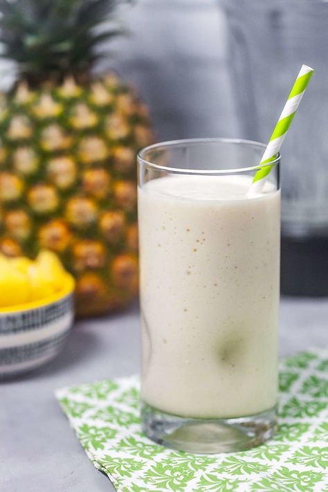 This cool, frothy piña colada protein shake, inspired by piña colada julius, is an easy and delicious way to up your protein intake. Healthy Morning Smoothies, Shake Recipes Healthy, Healthy Protein Shakes, Protein Meal Replacement, Coconut Extract, Pineapple Chunks, Protein Shake Smoothie, Protein Desserts, Healthy Shakes