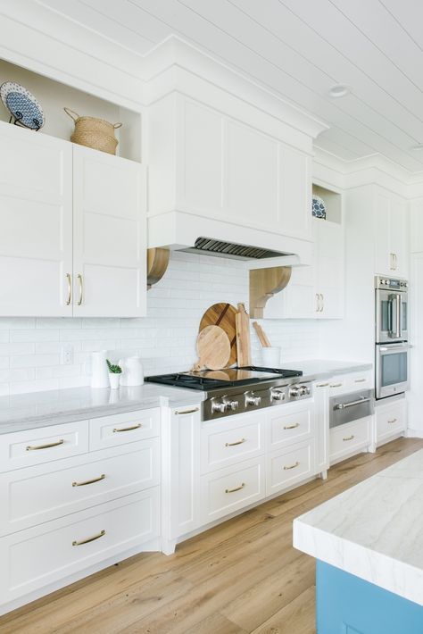 Chantilly Lace OC-65 by Benjamin Moore Kitchen cabinet paint color best whites for kitchens cabinets Chantilly Lace OC-65 by Benjamin Moore Chantilly Lace OC-65 by Benjamin Moore Chantilly Lace OC-65 by Benjamin Moore Chantilly Lace OC-65 by Benjamin Moore #ChantillyLaceOC65byBenjaminMoore #ChantillyLaceOC65 #BenjaminMoore Three Birds Renovations, Project Portfolio, English Tudor, Three Birds, Kitchen Hoods, Classic Kitchen, Scandinavian Kitchen, Interior Design Companies, New Home Designs