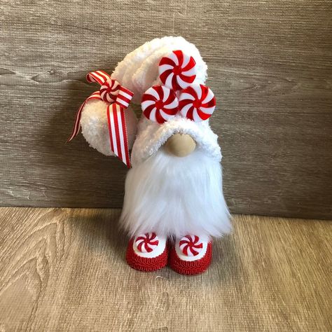 Fuzzy Hat, Gnomes Diy, Gnome Ornaments, Gnome Christmas, Diy Gnomes, Gnome Patterns, Gnomes Crafts, Peppermint Candy, White Christmas Tree