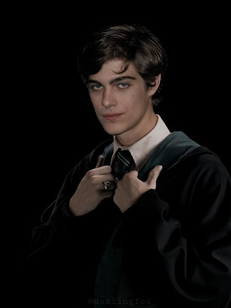 Theodore Nott Lorenzo Zurzolo, Shifting Hogwarts, Theo Nott, Slytherin Gang, Shifting To Hogwarts, Theodore Nott, Harry Potter Oc, Mattheo Riddle, Slytherin Boys