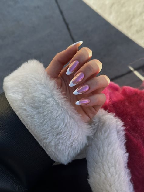 Chrome French Tip Pedicure, Unicorn Chrome French Tip Nails, French Nails With Chrome Powder, Pink And White Chrome Nails, French Crome Nails Design, Pink French Tip With Chrome, Pink French Chrome Nails, Chrome Pink French Tip Nails, French Nails Chrome