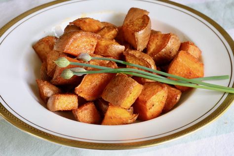 The Ultimate Guide to Cooking Frozen Sweet Potato Cubes Are you a fan of sweet potatoes? Do you always find yourself reaching for a bag of frozen sweet potato c Frozen Sweet Potatoes, Sweet Potato Chunks, Sweet Potato Cubes, Potato Fritters Recipe, Potato Cubes, Sweet Potato Side Dish, Sweet Potato Sides, Freeze Sweet Potatoes, Spiced Vegetables