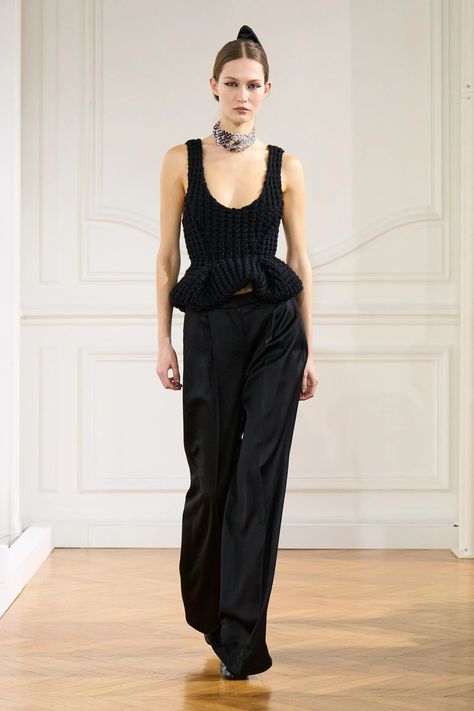 Givenchy Fall 2024 Ready-to-Wear Collection | Vogue Style Androgyne, Androgynous Outfits, Moda Paris, Fall 24, Androgynous Fashion, Runway Collection, Fashion Show Collection, Fall 2024, Large Fashion