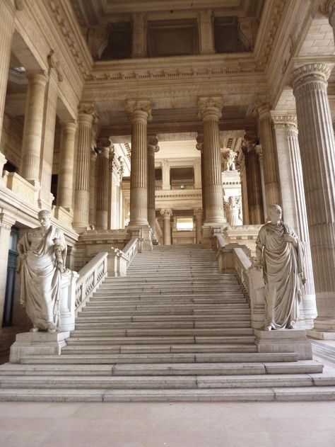 Bruxelles - Palais de Justice. Palace of Justice in Brussels. The Cicero's welcome by Michel Guyot. Palace Of Justice, Architecture Baroque, Architecture Antique, Light Academia Aesthetic, Baroque Architecture, Classical Architecture, Architecture Old, Ancient Architecture, Light Academia