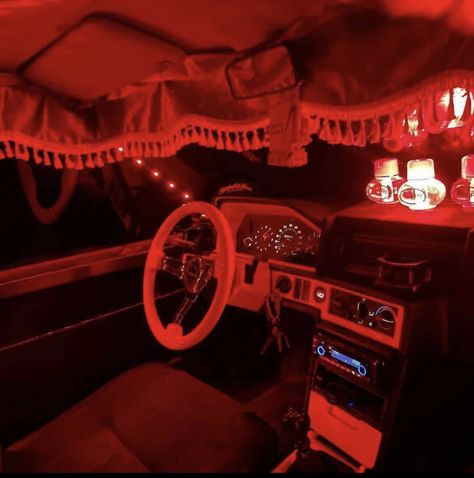 Dream Car Interior, Aesthetic Car Inside, Car Decor Aesthetic, Car Interior Diy, Car Vibes, Hippie Car, Raspberry Ripple, Inside Car, Car Deco