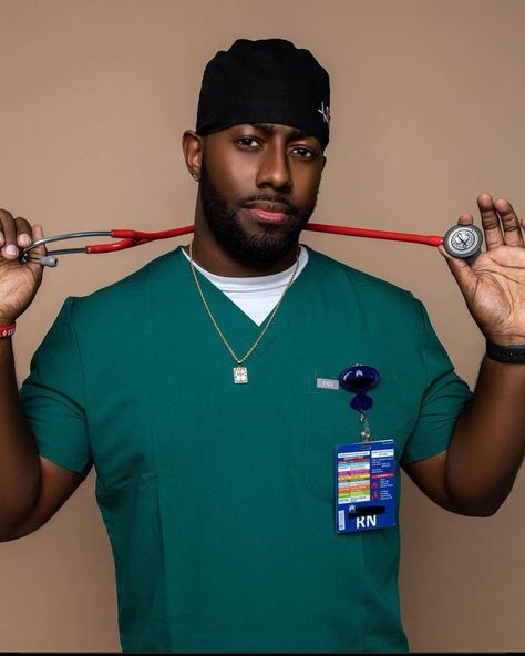 Black Clothes Aesthetic Men, Male Nurse Aesthetic, Clothes Aesthetic Men, Black Clothes Aesthetic, Nursing Pics, School Poses, Medical Scrubs Men, Men Graduation Outfit, Nurse Bae