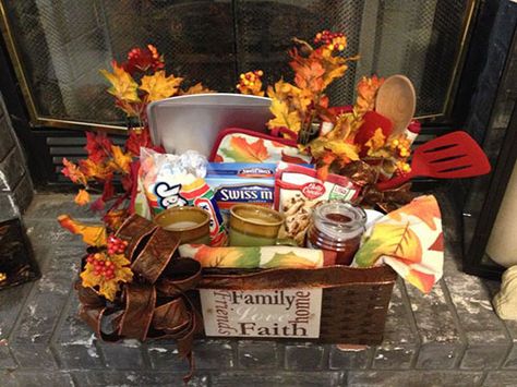 How to: Thanksgiving Gift Baskets Thanksgiving Gifts Diy, Thanksgiving Gift Basket, Thanksgiving Baskets, Fundraiser Baskets, Theme Baskets, Fall Basket, Fall Gift Baskets, Baskets Diy, Auction Basket