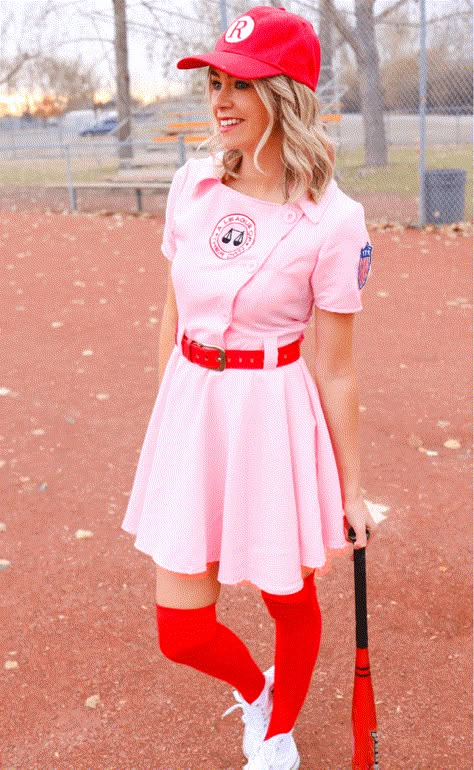 A League of Their Own Costume - Baseball Halloween Costume - costume ideas for women - Dottie costume - #baseball #halloween #movies #costumeideas #costume Baseball Halloween Costume, Halloween Fashion Outfits, Baseball Costumes, Fashion Costume Halloween, Halloween Mode, A League Of Their Own, League Of Their Own, Costume For Halloween, Dressup Party