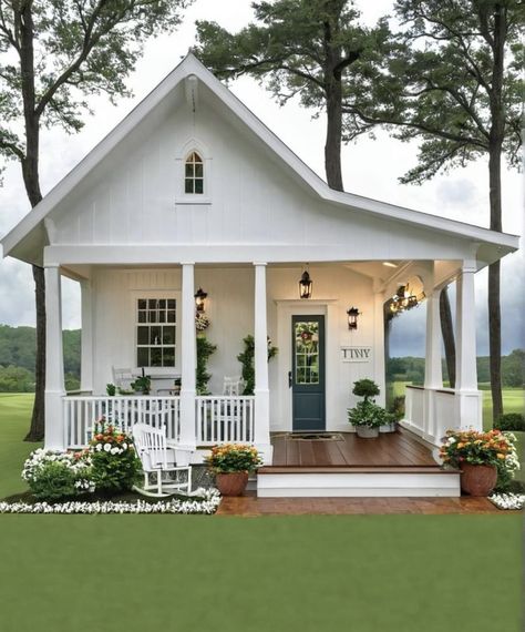 Backyard Bakery, Farmhouse Sheds, Tiny House Cottage, Cute Cottages, Cottage Decorating, Tiny House Inspiration, Cottage Style Homes, Modern Farmhouse Exterior, Dream Cottage