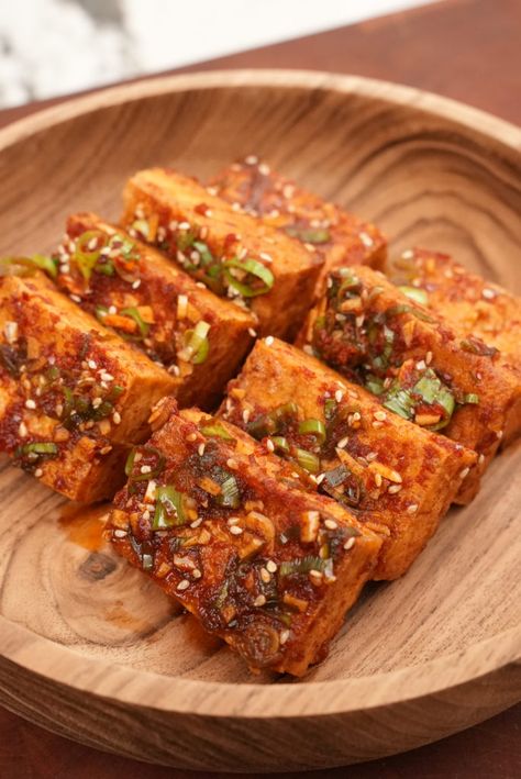 Korean Braised Tofu Recipe, Braised Tofu Korean, Korean Marinated Tofu, Korean Fried Tofu Recipes, Korean Tofu Marinade, Korean Tofu Side Dish, Korean Fried Tofu, Vegan Korean Recipes, Korean Tofu Recipes