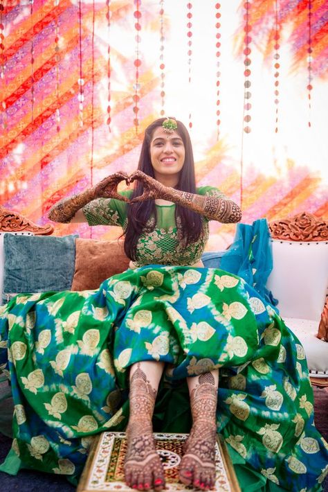 A Stunning Bangalore Wedding With A Bride In Gorgeous Kanjeevaram | WedMeGood Mehendi Looks For Bride, Mehendi Photography Bridal, Mehndi Poses, Mehendi Photoshoot, Mehndi Photography, Mehendi Photography, Bangalore Wedding, Mehendi Function, Bridesmaid Poses