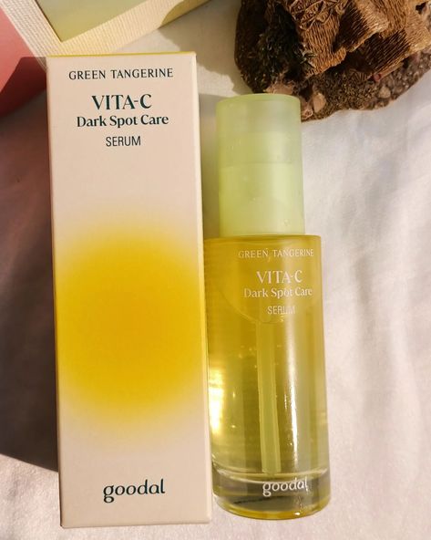 THE GREEN TANGERINE VITA C DARK SPOT SERUM🍊 is a game-changer for radiant skin. It brightens, fades dark spots, and evens skin tone with a gentle formula that’s effective yet soothing. Perfect for a refreshed, glowing complexion every day. #maccaroons #maccaron #maccaronies #maccaronarmy #maccaronxgoodal #maccaronbeauty #koreanbeauty #kbeauty #waytoyourtruetaste #flavorcurator #beinglikeme Vita C Dark Spot Serum, Goodal Green Tangerine Vita C, Green Tangerine Vita C, Dark Spot Serum, Green Tangerine, Fade Dark Spots, Glowing Complexion, Even Skin Tone, K Beauty