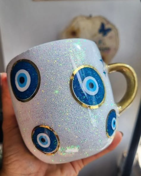 Evil Eye Art, Eye Decor, Keramik Design, Art N Craft, Diy Pottery, Eye Art, Cute Mugs, Pottery Painting, Cool Items