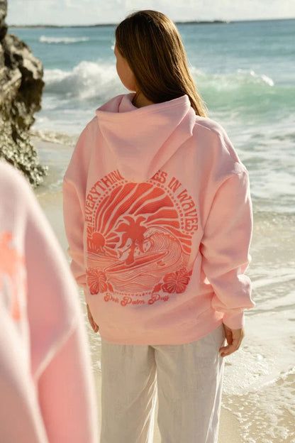 Aloha Summer, Tree Graphic, Estilo Chic, Sweater Collection, Brand Experience, Tropical Vibes, Summer Staples, Pink Hoodie, Outfit Casual