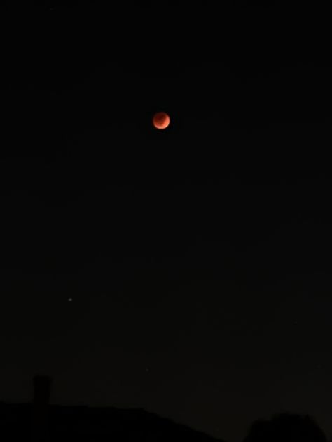 Moon Pics Night Real, Moon Real, Moon Pics, Moon Pictures, Red Moon, Fake Pictures, Sky Aesthetic, Real Photos, Moon