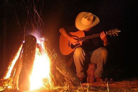 Guitar Country Aesthetic, Campfire Guitar Aesthetic, Western Guitar Aesthetic, Country Album Covers Aesthetic Spotify, Guitar Around Campfire, Country Guitar Aesthetic, Campfire Guitar, Campfires Photography, Cowboy Boyfriend