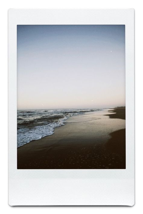 Aesthetic Polaroid Pictures, Polaroid Wallpaper, Seaside Sunset, Polaroid Photography, Polaroid Frame, Instagram Frame Template, Polaroid Pictures, Pop Art Wallpaper, Photo Collage Template