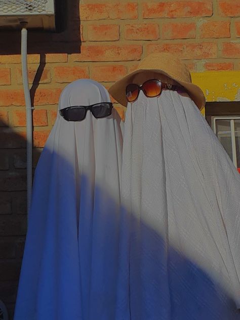 ghost - aesthetic - summer - friends - goals - ghosting - vsco - friendship - boo - photo - picture - ghostly - ghost challenge - glasses - icons Ghost Glasses Aesthetic, Ghost With Glasses Aesthetic, Ghost With Glasses, Ghost Glasses, Ghost Challenge, Irl References, Art Cd, Ghost Aesthetic, Ghost Friends