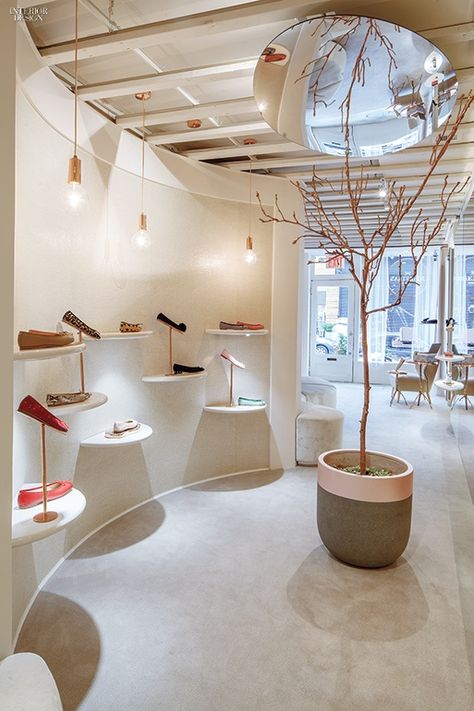 Christian Lahoude Studio Crafts an Ultra-Feminine Boutique for Shoe Brand Josefinas Shoe Store Design, Boutique Interior Design, Store Interiors, Showroom Design, Retail Store Design, Boutique Interior, Interior Design Magazine, Retail Interior, Store Design Interior