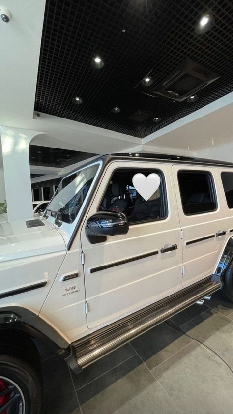 White G Wagon Aesthetic, G Wagon Aesthetic, Wagon Aesthetic, White G Wagon, Beverly Hills Mansion, Normal Cars, Cher Horowitz, Malibu Beaches, Rich Lifestyle