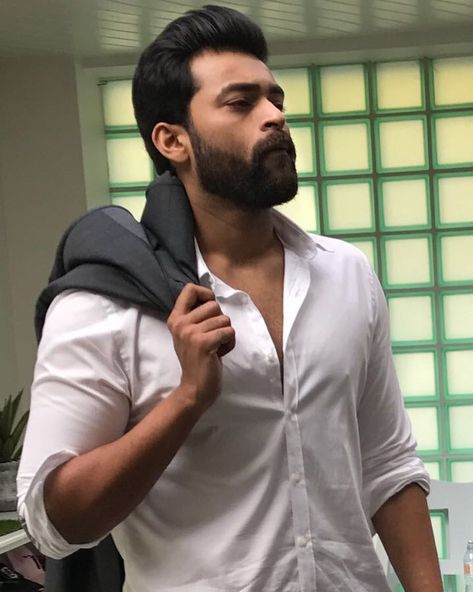 89.7k Likes, 443 Comments - Varun Tej Konidela (@varunkonidela7) on Instagram: “New week! Back to the grind!! #mondaysbelike” Varun Tej Hd Wallpapers, Tej Image, Karan Vohra, Vidyut Jamwal, South Actors, Mahesh Babu Wallpapers, Telugu Hero, Varun Tej, Stylish Mens Suits