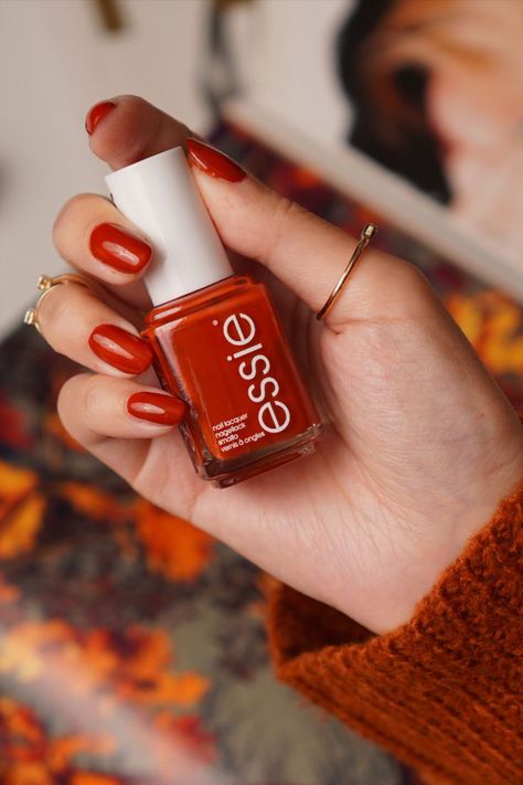 Rust Brown Nailpolish. Perfect for Autumn. #nailpolish #essie #rustbrown #rustbrownnails #nails #autumn Nails Autumn, Brown Nails, Essie, Koi, Rust, Nail Polish, Nails