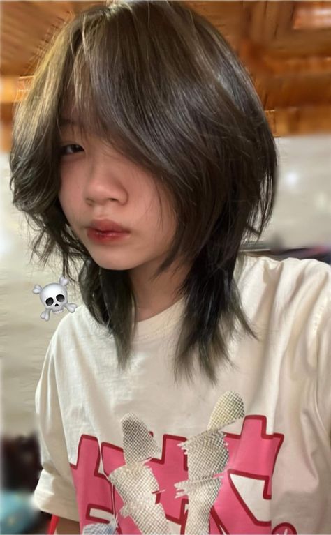 Mullet Layers Ngắn, Mullet Layers Tomboy, Layer Mullet Ngắn, Tom Boy Hairstyles Girl, Tom Boy Hair, Tom Boy Hairstyles, Mullet Layers, Anime Haircut, Short Scene Hair