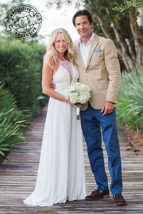 'Strawberry Wine' Singer Deana Carter Marries Jim McPhail in Sweet Wedding — See the Pics Deana Carter, Strawberry Wine, Rosemary Beach, Willie Nelson, Country Singers, Wedding Dresses Lace, Musician, Wedding Photos, Wedding Dress