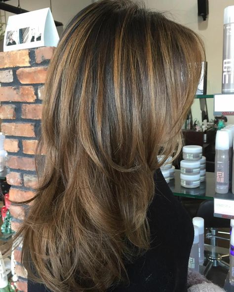 Rambut Brunette, Brown Blonde Hair, Long Layered Hair, Haircuts For Long Hair, Hair Inspo Color, Long Hair Cuts, Brunette Hair, Great Hair, Layered Hair