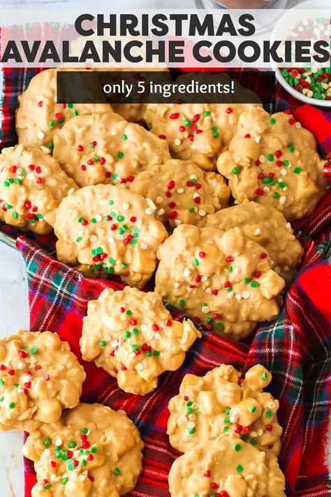 No Bake Avalanche Cookies, Avalanche Cookies, Holiday Candies, Cookies With Chocolate Chips, Christmas Candy Easy, Christmas Candy Homemade, Easy Christmas Candy Recipes, White Almond Bark, Christmas Baking Cookies