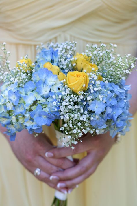 Blue Hydrangea Centerpieces, Blue Hydrangea Bouquet, Blue Yellow Weddings, Yellow Flower Arrangements, Yellow Rose Bouquet, Yellow Hydrangea, Yellow Wedding Bouquet, Prom Bouquet, Yellow Wedding Theme