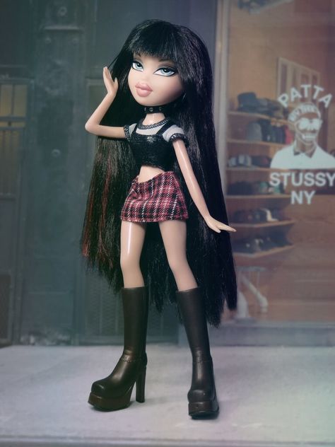 Freya Lipper Jade Bratz, Bratz Jade, Bratz Outfit, Bratz Outfits, Las Bratz, Bratz Aesthetic, Bratz Fashion, Bratz Doll Outfits, Brat Doll