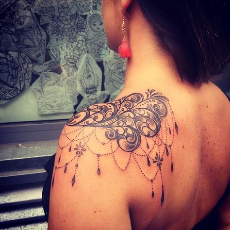 70 Luxurious Lace Tattoo Designs – You Have Never Been This Pretty Before Lace Shoulder Tattoo, Mandala Arm Tattoo, Lace Tattoo Design, Cool Shoulder Tattoos, Tattoo Shoulder, Tattoo Zeichnungen, Geniale Tattoos, Trendy Tattoo, Lace Tattoo