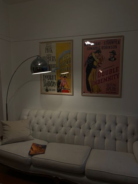 Big Posters Living Room, Movie Posters Apartment, Movie Posters Living Room Decor, Vintage Movie Room Decor, Movie Posters In Living Room, Bedroom Movie Posters Wall Ideas, Movie Poster Bedroom Decor, London Room Aesthetic, Movie Posters Living Room