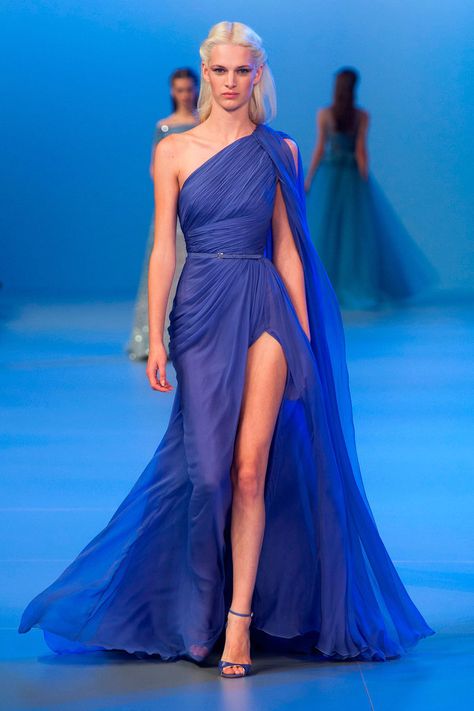 Elie Saab Haute Couture Spring 2014 Elie Saab Dresses, 2014 Couture, Elie Saab Haute Couture, Haute Couture Paris, Elie Saab Spring, Elie Saab Couture, Fashion Week Spring 2014, Couture Mode, Blue Gown