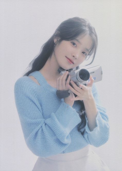 Iu Short Hair, Iu Icons, Female Actresses, Gal Pal, Last Fm, 인물 사진, Film Aesthetic, Kpop Girl Groups, Korean Girl